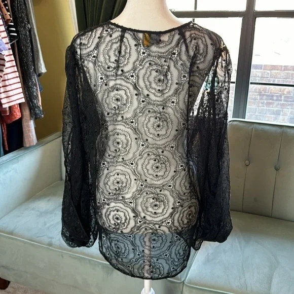 🎉HP🎉EUC Fendi Lace Button Front Blouse with Wrap Sleeve Detail - Picture 5 of 10